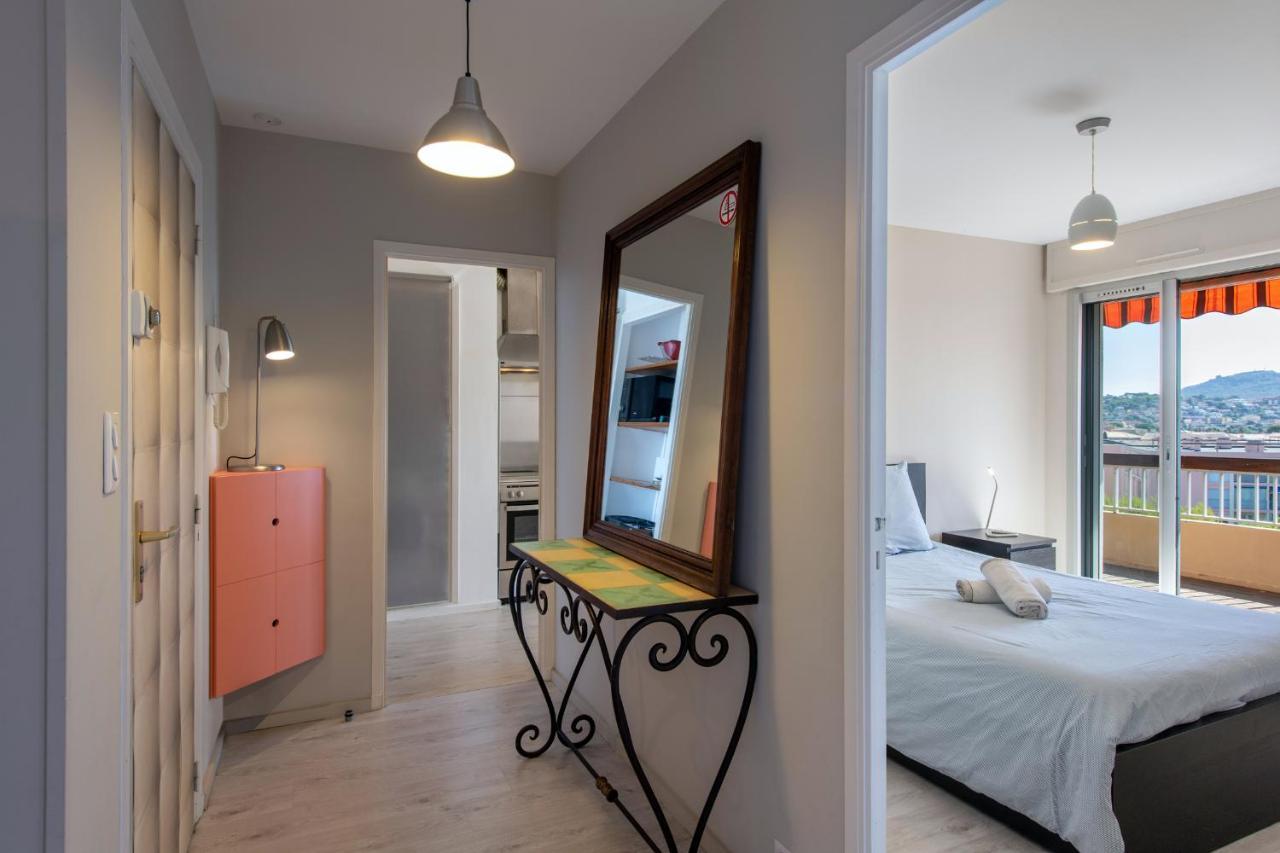 Le Cadet - Vue Panoramique Ville Et Baie De Sanary Sur Mer, Parking & Terrasse - 2 A 4 Pers 外观 照片