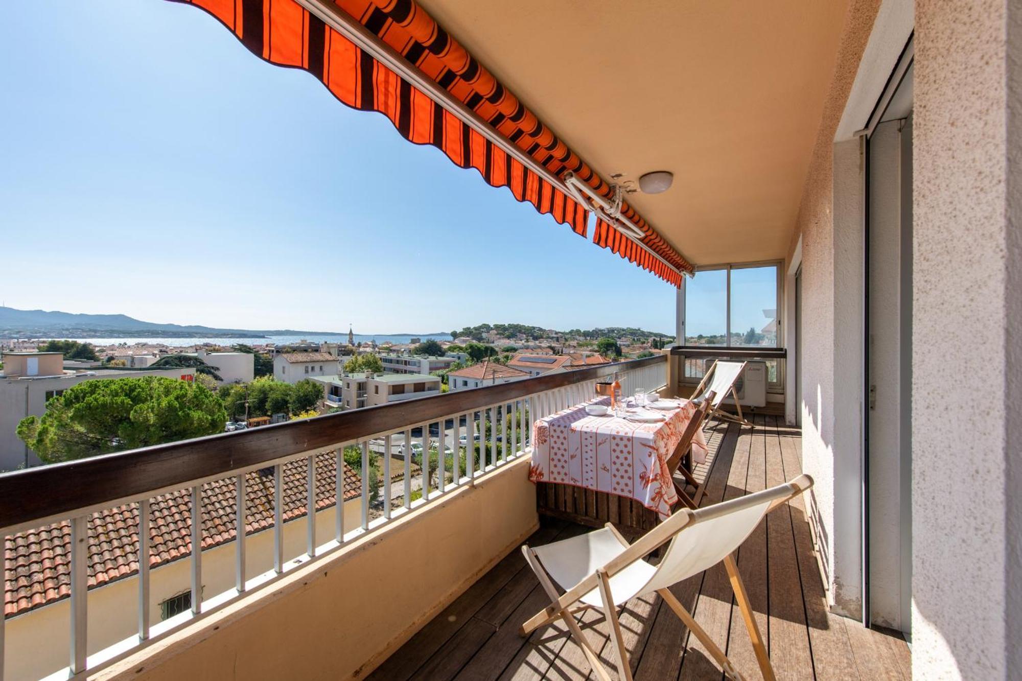Le Cadet - Vue Panoramique Ville Et Baie De Sanary Sur Mer, Parking & Terrasse - 2 A 4 Pers 外观 照片